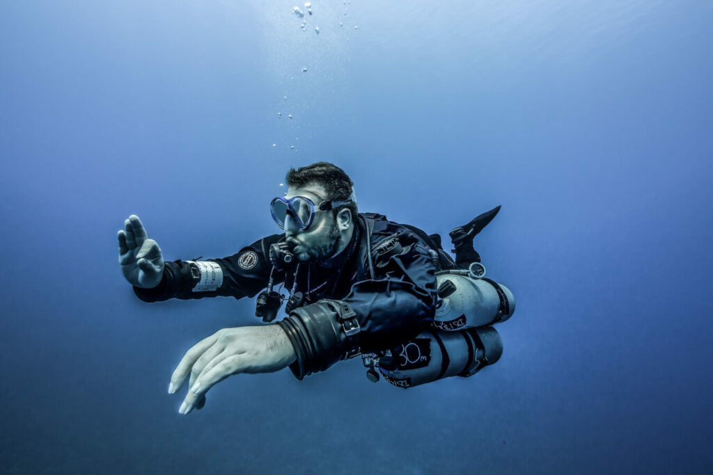 Sidemount courses from different agencies: IANTD Sidemount, TDI Sidemount