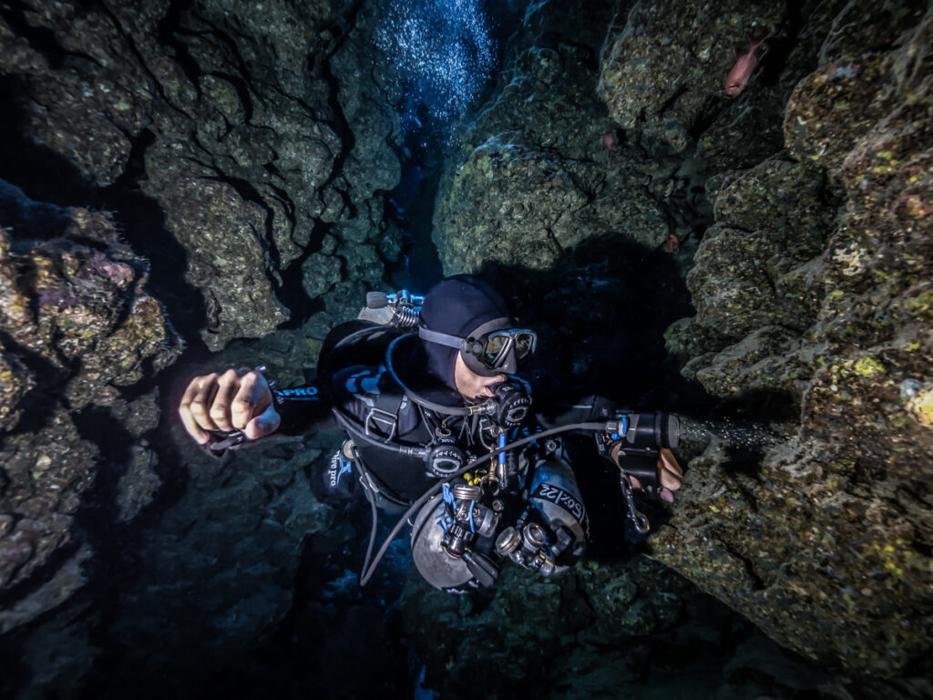 tec diving in an overhead enviroment