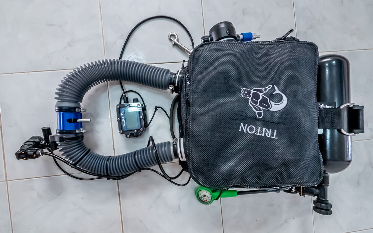 triton ccr rebreather black unit